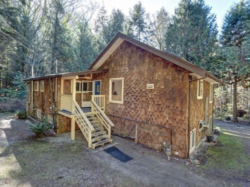 1028-blackburn-road-roberts-creek-sunshine-coast-34 at 1028 Blackburn Road, Roberts Creek, Sunshine Coast