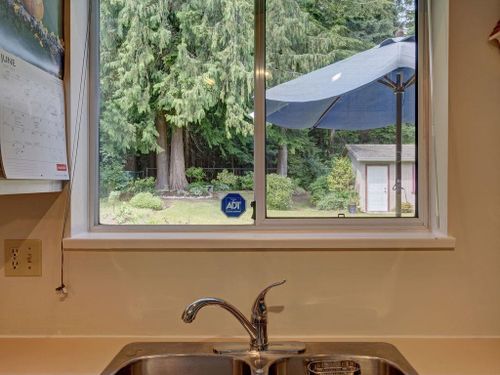 593-oceanview-drive-gibsons-area-sunshine-coast-25 at 593 Oceanview Drive, Gibsons & Area, Sunshine Coast