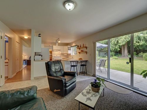 593-oceanview-drive-gibsons-area-sunshine-coast-33 at 593 Oceanview Drive, Gibsons & Area, Sunshine Coast