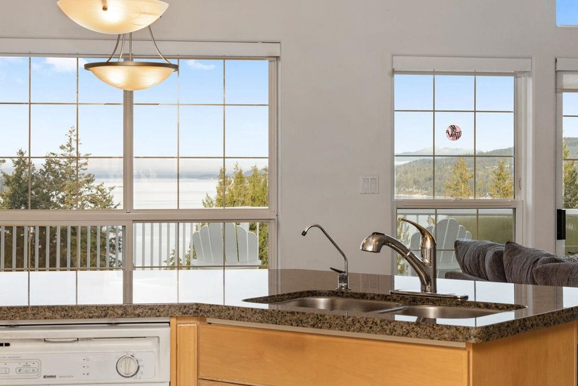 5174 Radcliffe Road, Sechelt District, Sunshine Coast 