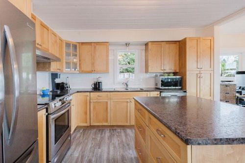 591-gibsons-way-gibsons-area-sunshine-coast-18 at 591 Gibsons Way, Gibsons & Area, Sunshine Coast