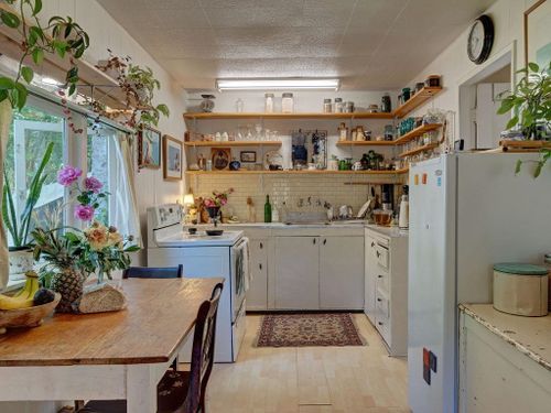 947-north-road-gibsons-area-sunshine-coast-11 at 947 North Road, Gibsons & Area, Sunshine Coast