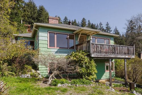 466-central-avenue-gibsons-area-sunshine-coast-01 at 466 Central Avenue, Gibsons & Area, Sunshine Coast