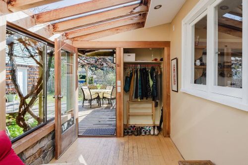 466-central-avenue-gibsons-area-sunshine-coast-04 at 466 Central Avenue, Gibsons & Area, Sunshine Coast