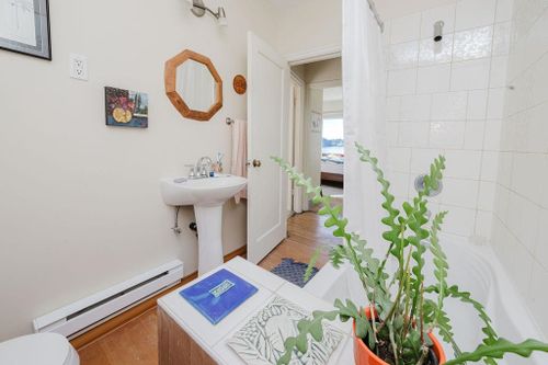 466-central-avenue-gibsons-area-sunshine-coast-17 at 466 Central Avenue, Gibsons & Area, Sunshine Coast