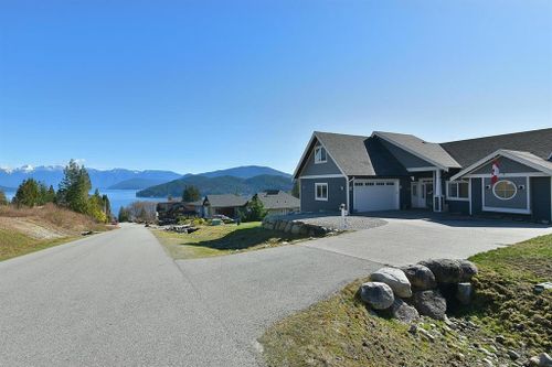 605-woodland-avenue-gibsons-area-sunshine-coast-02 at 605 Woodland Avenue, Gibsons & Area, Sunshine Coast