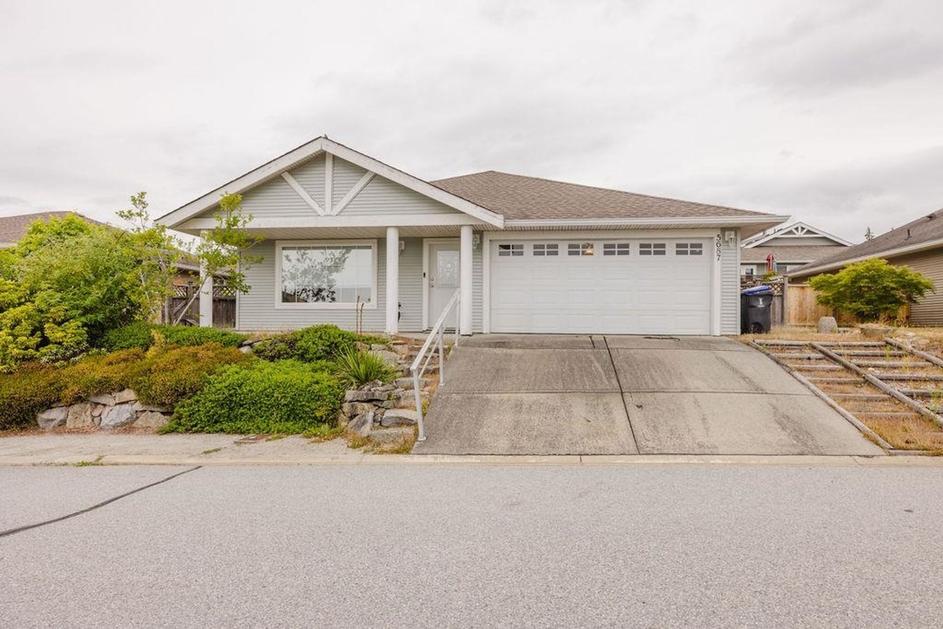 5687 Emily Way, Sechelt District, Sunshine Coast 