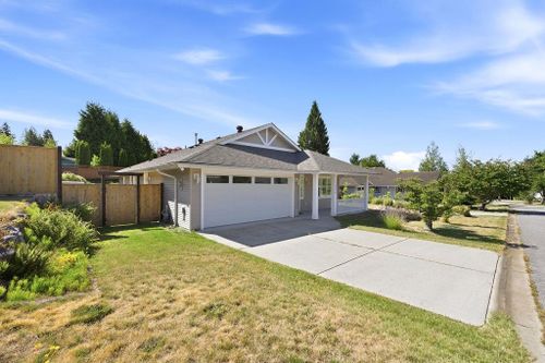 5636-cascade-crescent-sechelt-district-sunshine-coast-02 at 5636 Cascade Crescent, Sechelt District, Sunshine Coast