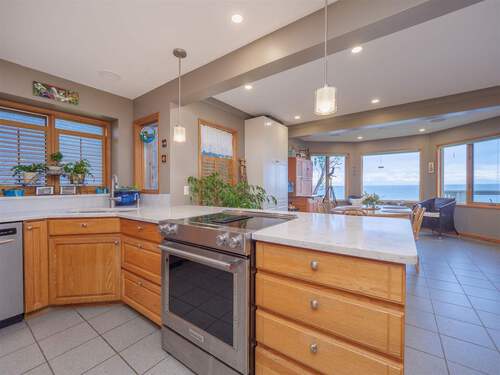 3427-beach-avenue-roberts-creek-sunshine-coast-19 at 3427 Beach Avenue, Roberts Creek, Sunshine Coast