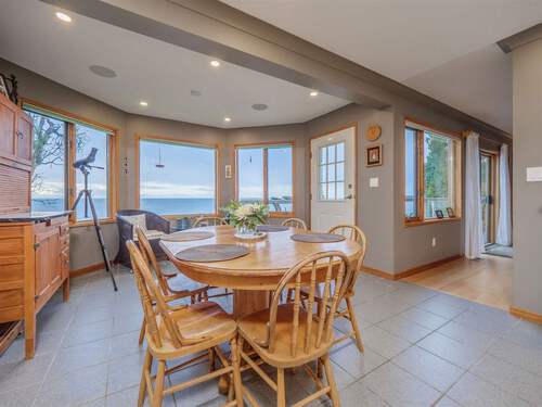 3427-beach-avenue-roberts-creek-sunshine-coast-23 at 3427 Beach Avenue, Roberts Creek, Sunshine Coast