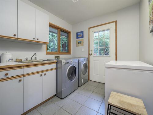 3427-beach-avenue-roberts-creek-sunshine-coast-25 at 3427 Beach Avenue, Roberts Creek, Sunshine Coast