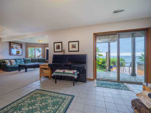3427-beach-avenue-roberts-creek-sunshine-coast-27 at 3427 Beach Avenue, Roberts Creek, Sunshine Coast