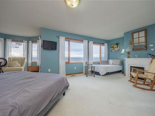 3427-beach-avenue-roberts-creek-sunshine-coast-35 at 3427 Beach Avenue, Roberts Creek, Sunshine Coast