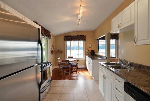 546-marine-drive-gibsons-area-sunshine-coast-17 at 546 Marine Drive, Gibsons & Area, Sunshine Coast