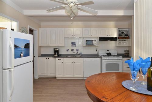 557-marine-crescent-gibsons-area-sunshine-coast-33 at 557 Marine Crescent, Gibsons & Area, Sunshine Coast