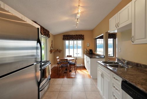546-marine-drive-gibsons-area-sunshine-coast-17 at 546 Marine Drive, Gibsons & Area, Sunshine Coast