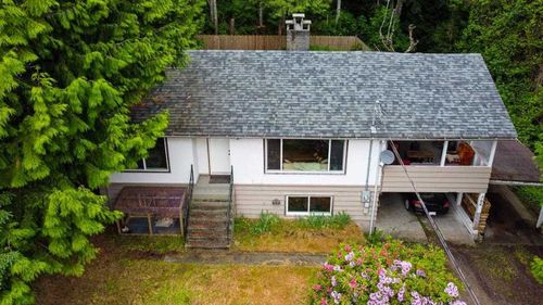 584-gower-point-road-gibsons-area-sunshine-coast-03 at 584 Gower Point Road, Gibsons & Area, Sunshine Coast
