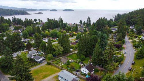 584-gower-point-road-gibsons-area-sunshine-coast-06 at 584 Gower Point Road, Gibsons & Area, Sunshine Coast