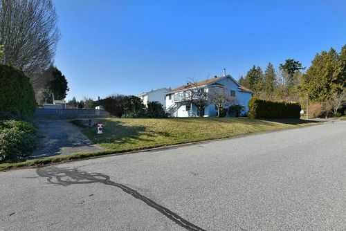 825-oshea-road-gibsons-area-sunshine-coast-03 at 825 O'shea Road, Gibsons & Area, Sunshine Coast