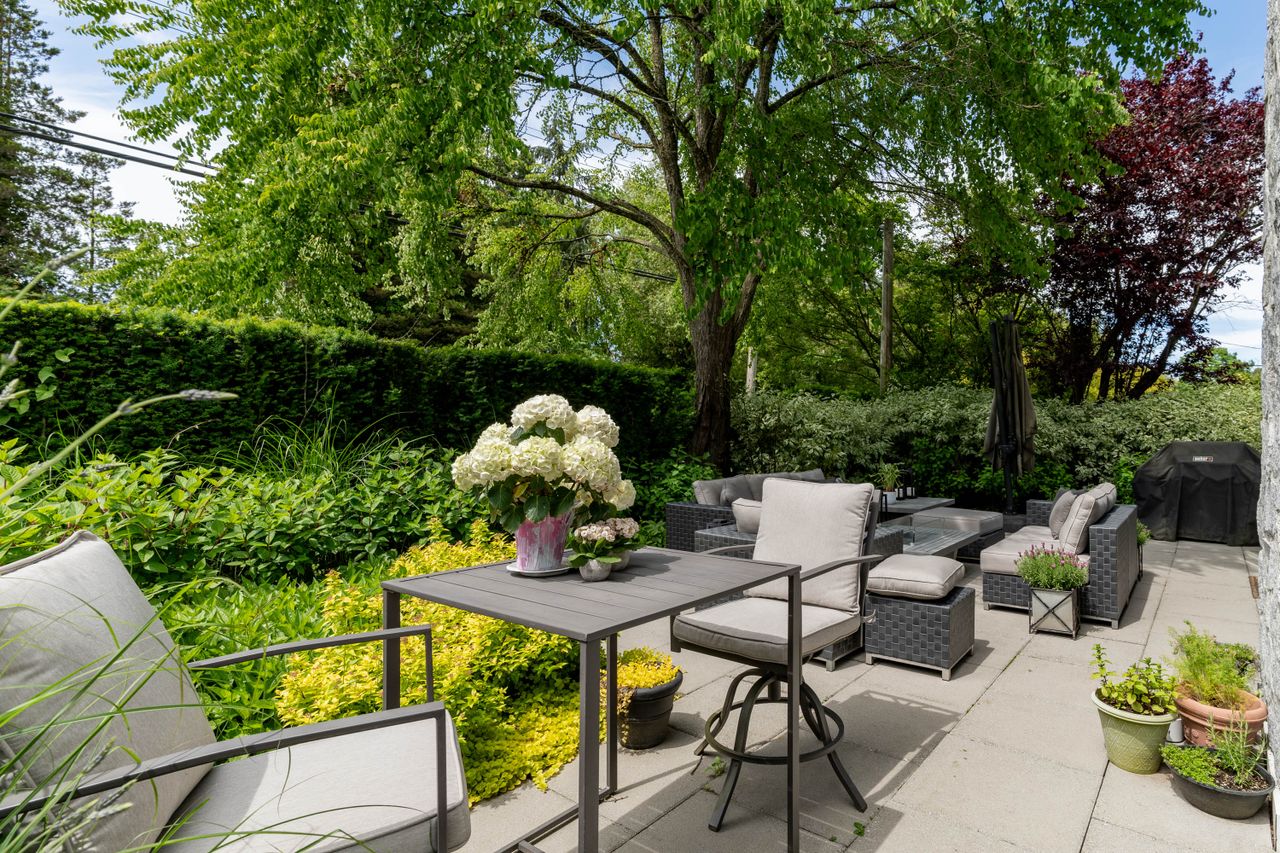  at 3287 W 55th Avenue, Southlands, Vancouver West