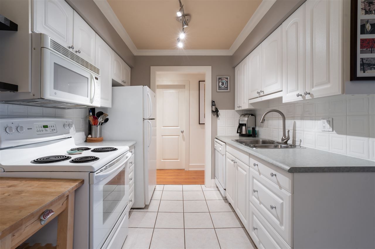 138-w-18th-street-central-lonsdale-north-vancouver-09 at 204 - 138 W 18th Street, Central Lonsdale, North Vancouver