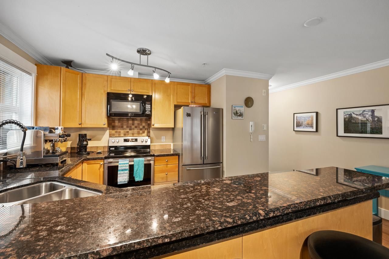 152-e-12th-street-central-lonsdale-north-vancouver-08 at 204 - 152 E 12th Street, Central Lonsdale, North Vancouver