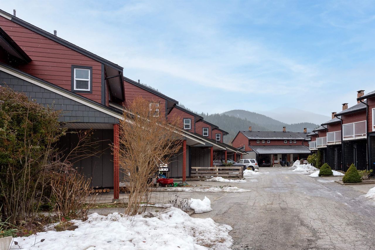 1500-judd-road-brackendale-squamish-01 at 25 - 1500 Judd Road, Brackendale, Squamish