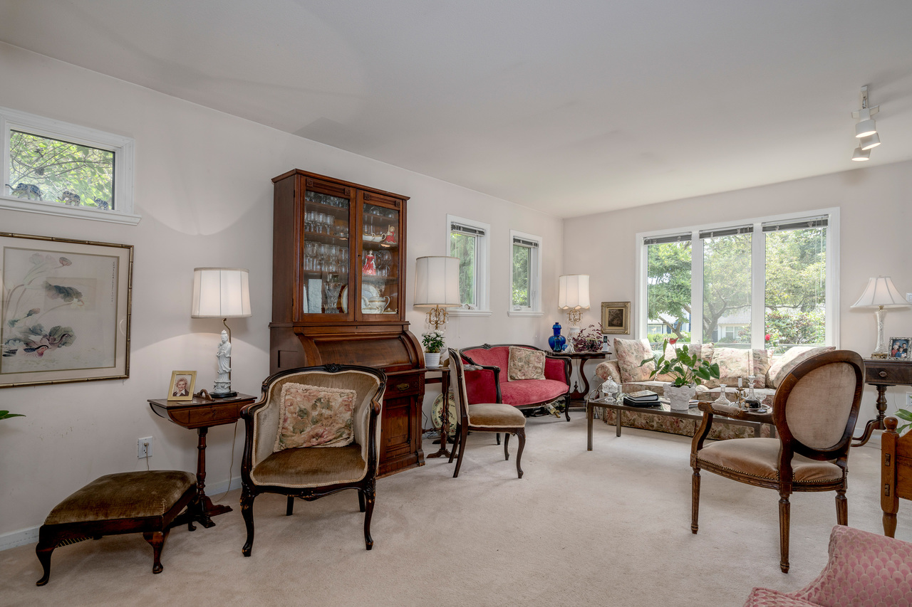 1589-bowser-avenue-360hometours-02 at 1589 Bowser Avenue, Norgate, North Vancouver