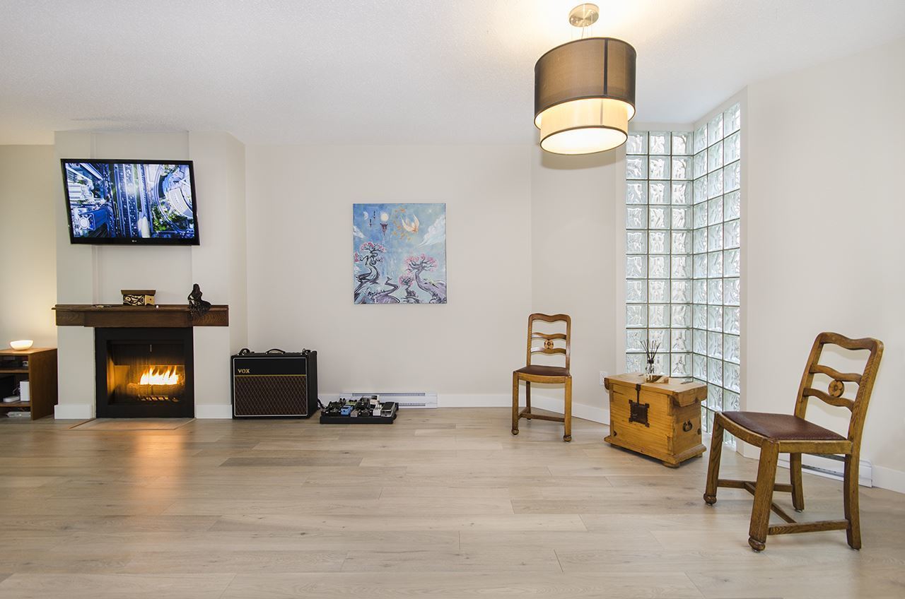 3187-mountain-highway-lynn-valley-north-vancouver-06 at 203 - 3187 Mountain Highway, Lynn Valley, North Vancouver