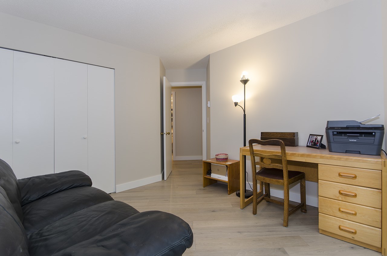 3187-mountain-highway-lynn-valley-north-vancouver-11 at 203 - 3187 Mountain Highway, Lynn Valley, North Vancouver