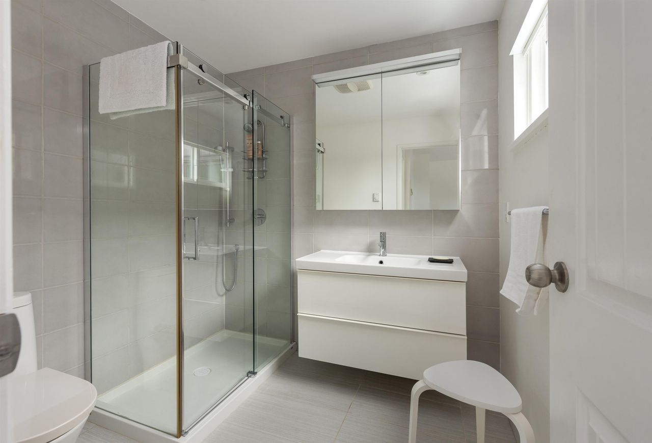 1915-chesterfield-avenue-central-lonsdale-north-vancouver-31 at 1915 Chesterfield Avenue, Central Lonsdale, North Vancouver