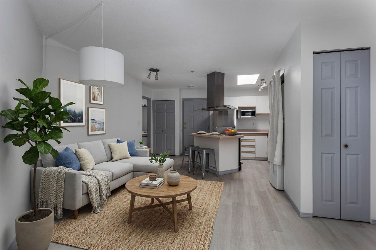 40180-willow-crescent-garibaldi-estates-squamish-01-1 at E309 - 40180 Willow Crescent, Garibaldi Estates, Squamish