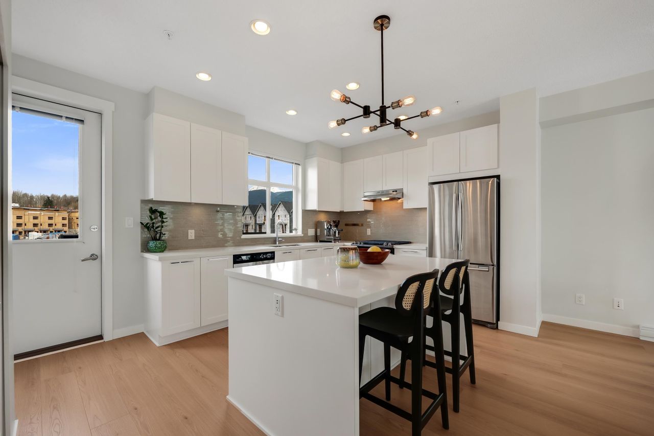 39548-loggers-lane-brennan-center-squamish-03 at 15 - 39548 Loggers Lane, Brennan Center, Squamish