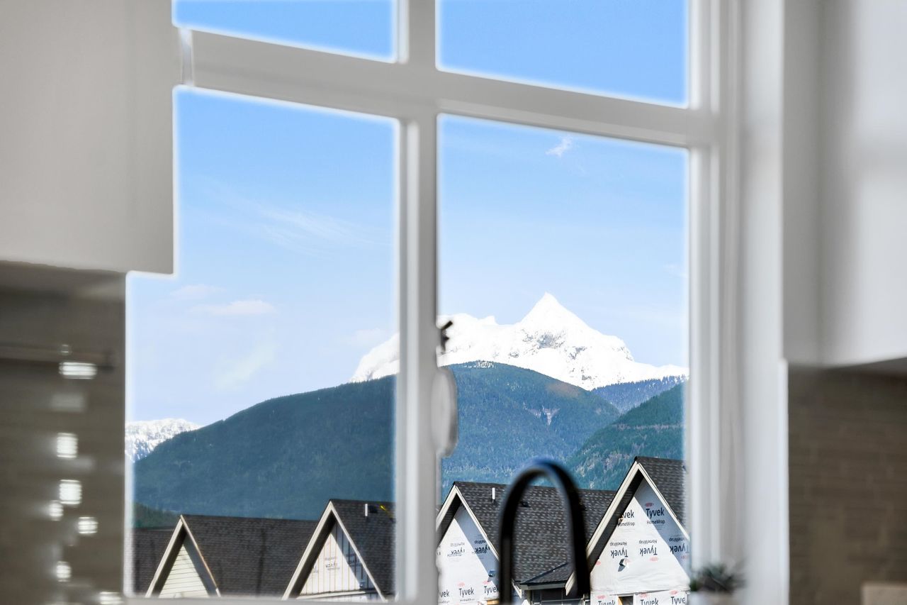 39548-loggers-lane-brennan-center-squamish-04 at 15 - 39548 Loggers Lane, Brennan Center, Squamish