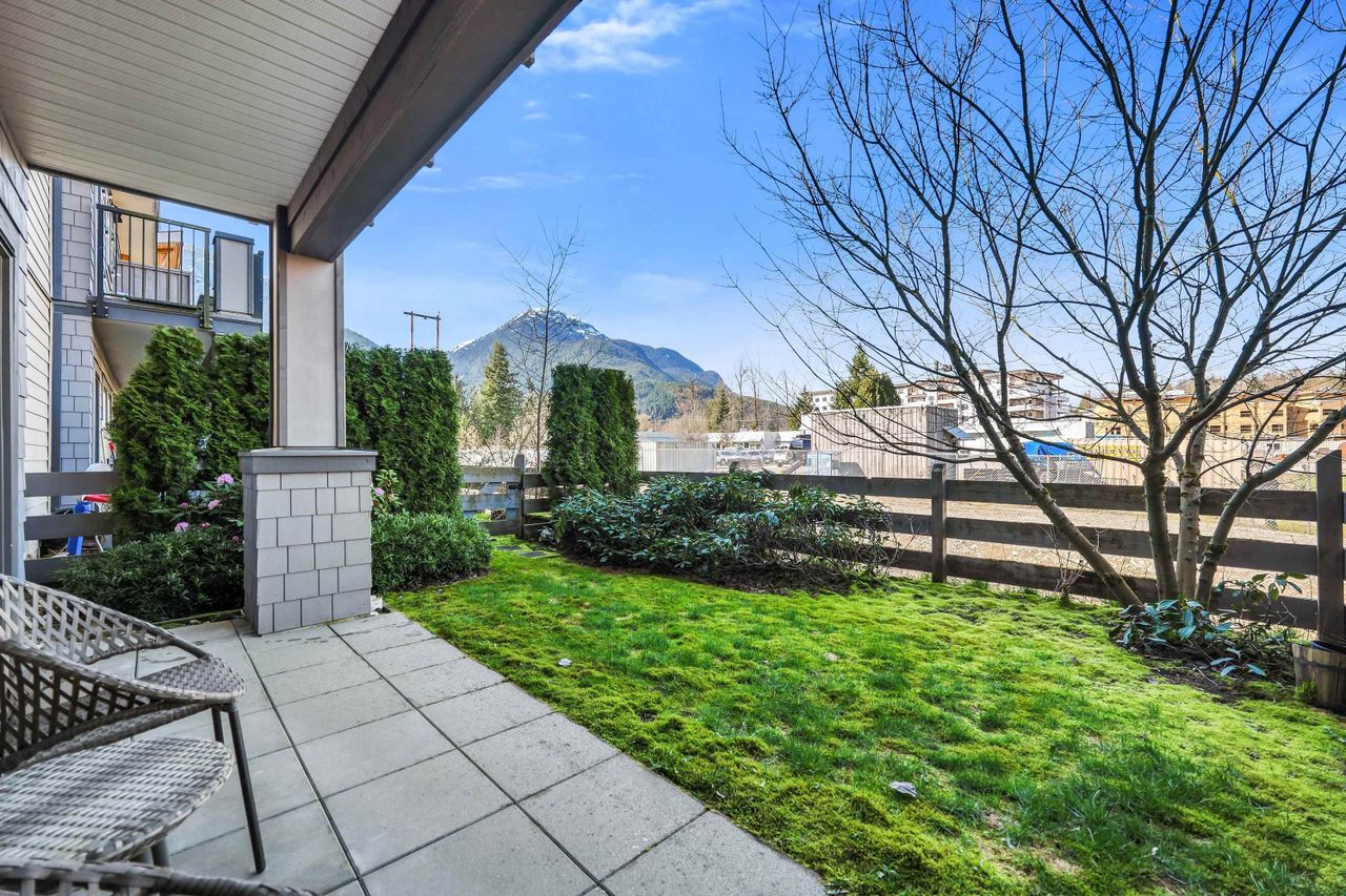 39548-loggers-lane-brennan-center-squamish-17 at 15 - 39548 Loggers Lane, Brennan Center, Squamish