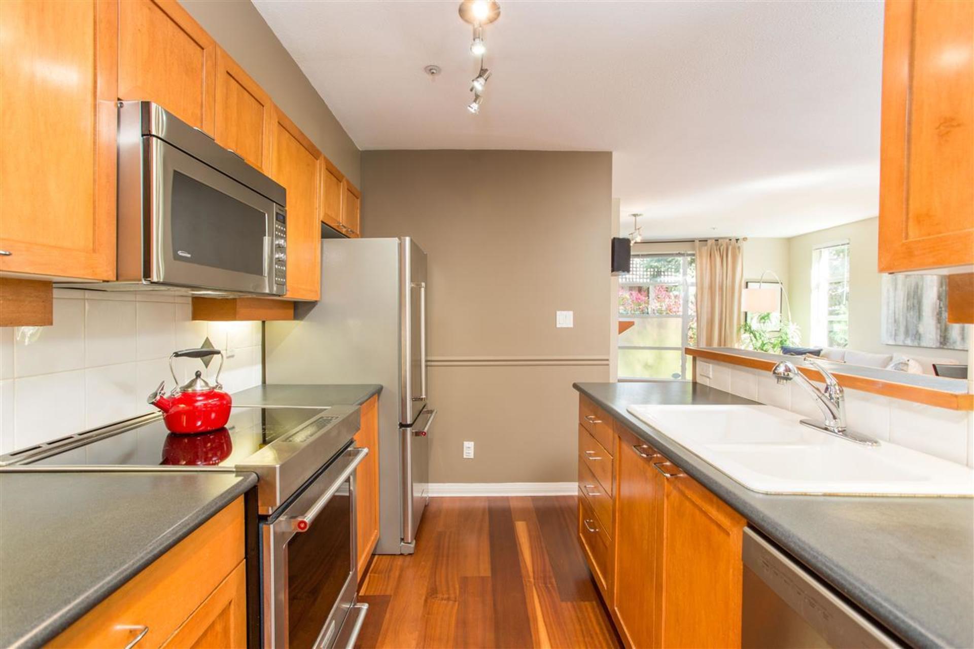 205 - 2525 W 4th Avenue, Kitsilano, Vancouver West photo number 1 205 - 2525 W 4th Avenue, Kitsilano, Vancouver West photo number 1