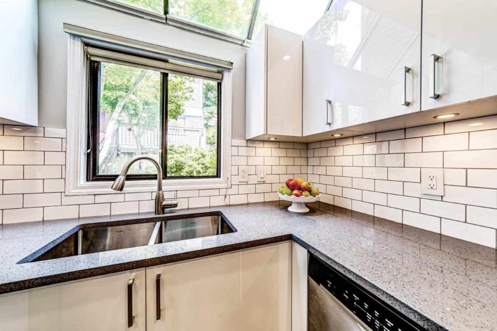 3130 Lonsdale Avenue, Upper Lonsdale, North Vancouver photo number 1 3130 Lonsdale Avenue, Upper Lonsdale, North Vancouver photo number 1