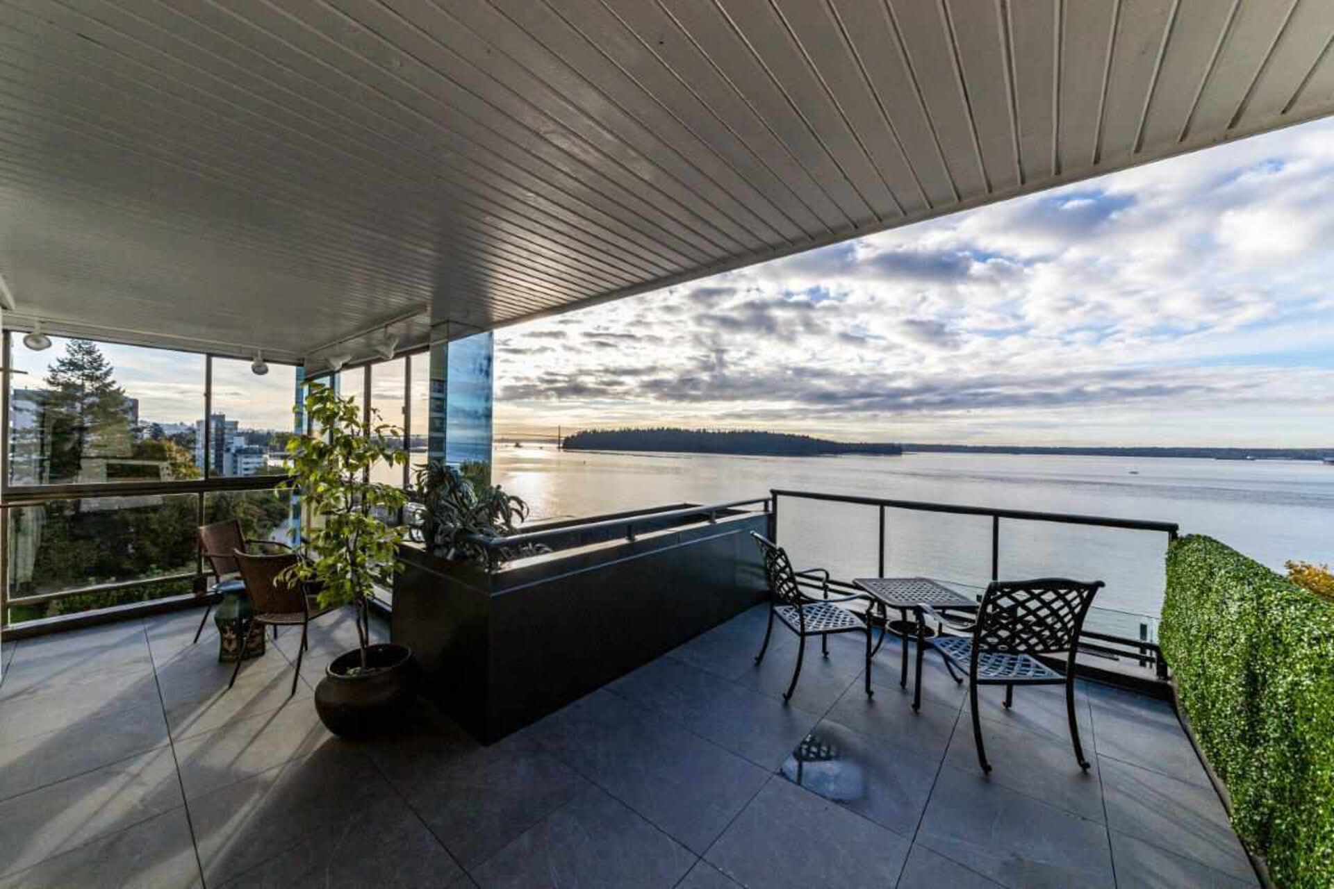 702 - 2090 Argyle Avenue, Dundarave, West Vancouver photo number 1 702 - 2090 Argyle Avenue, Dundarave, West Vancouver photo number 1