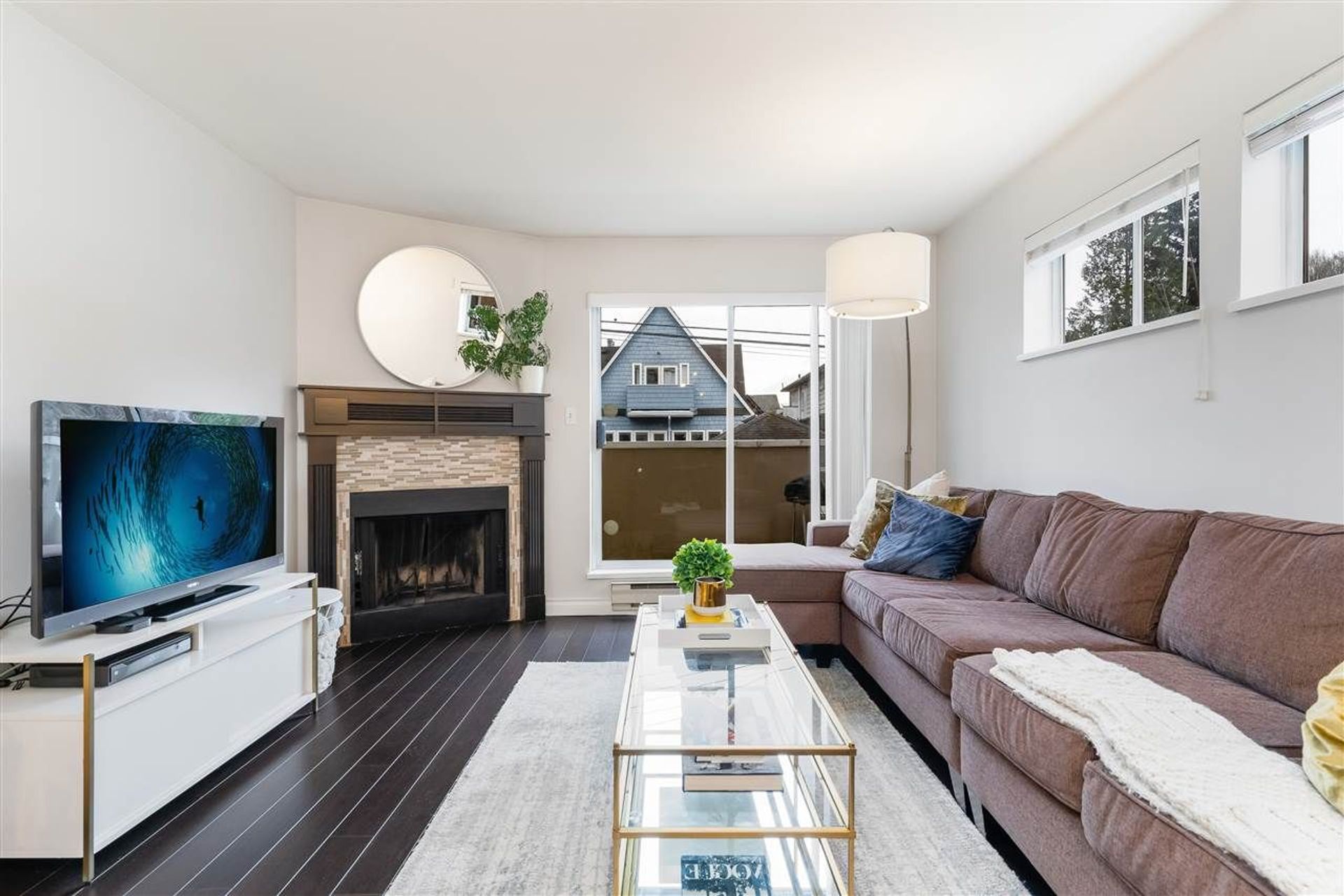 2572 W 4th Avenue, Kitsilano, Vancouver West photo number 1 2572 W 4th Avenue, Kitsilano, Vancouver West photo number 1