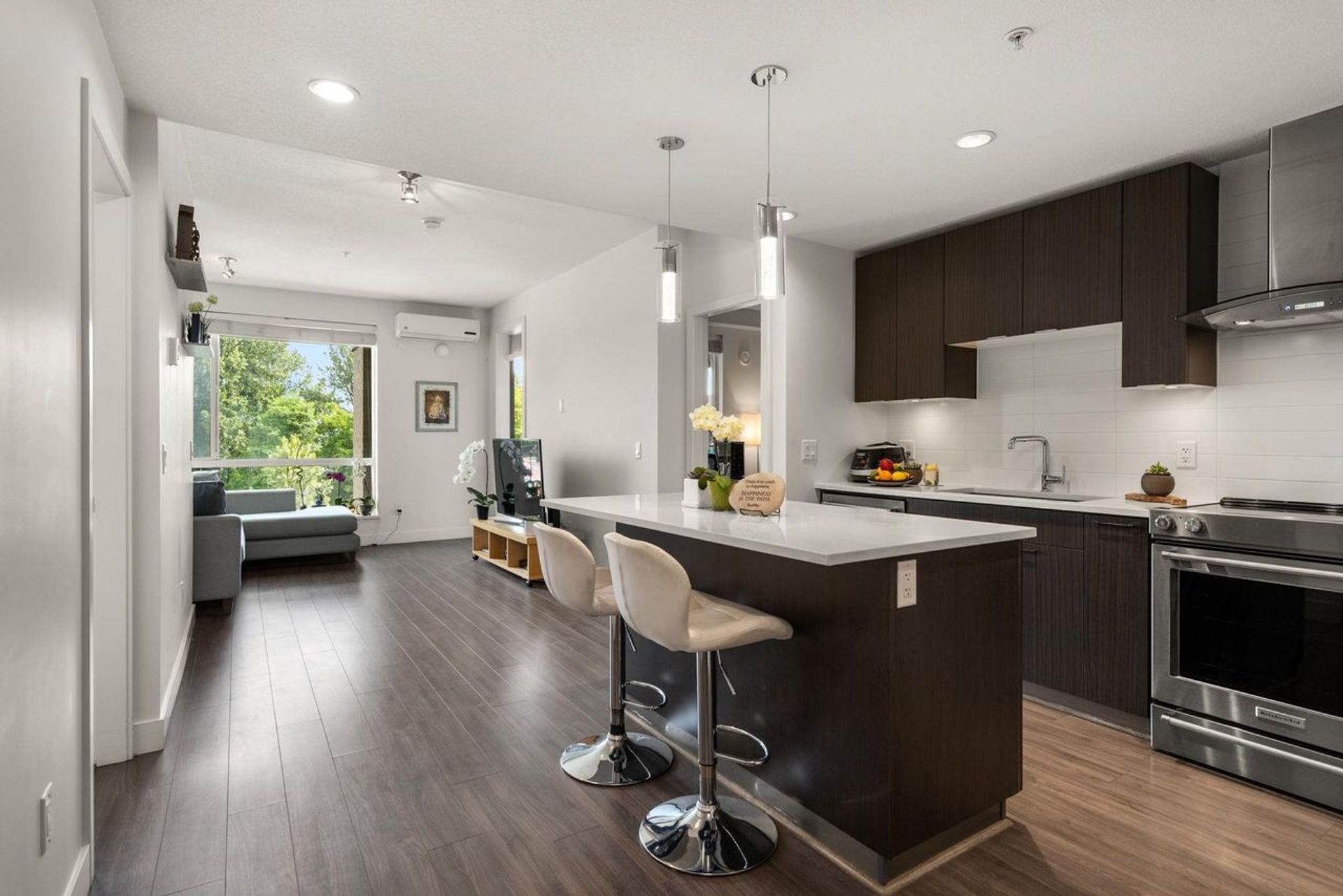 412 - 719 W 3rd Street, Harbourside, North Vancouver photo number 1 412 - 719 W 3rd Street, Harbourside, North Vancouver photo number 1