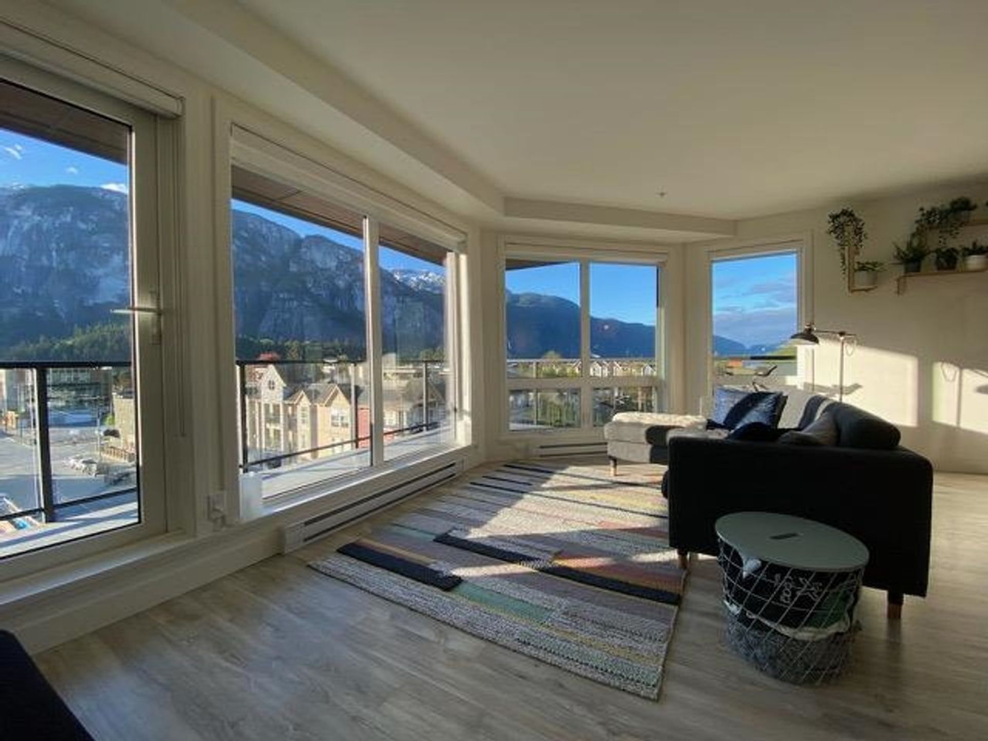 602 - 38013 Third Avenue, Downtown SQ, Squamish photo number 1 602 - 38013 Third Avenue, Downtown SQ, Squamish photo number 1