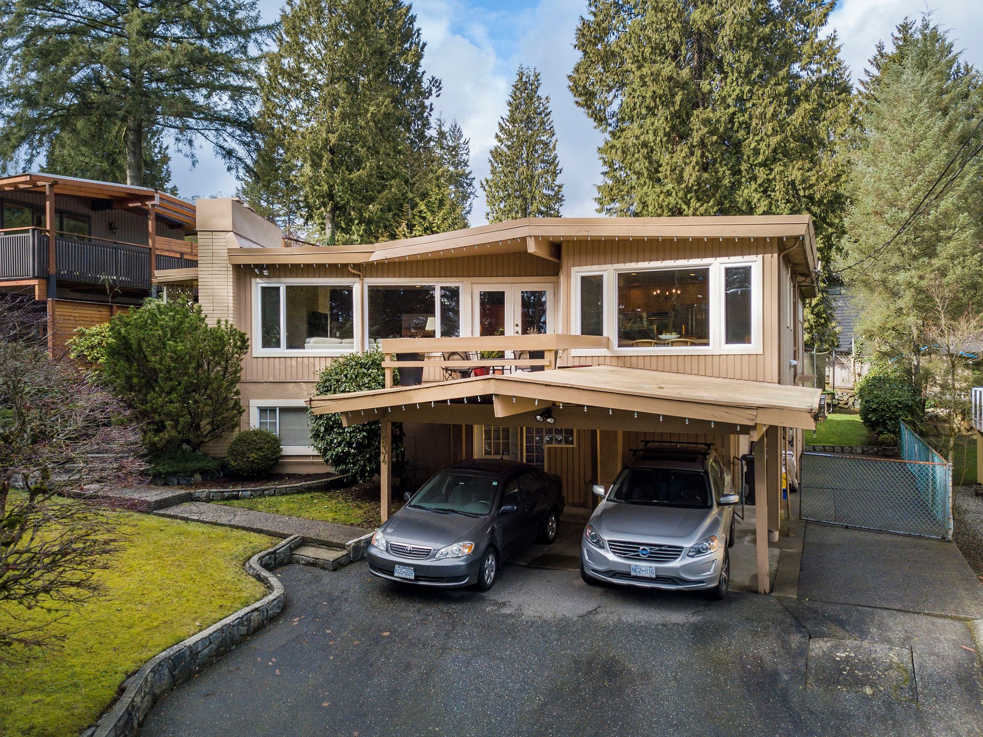 634 East Kings Road, Princess Park, North Vancouver photo number 1 634 East Kings Road, Princess Park, North Vancouver photo number 1