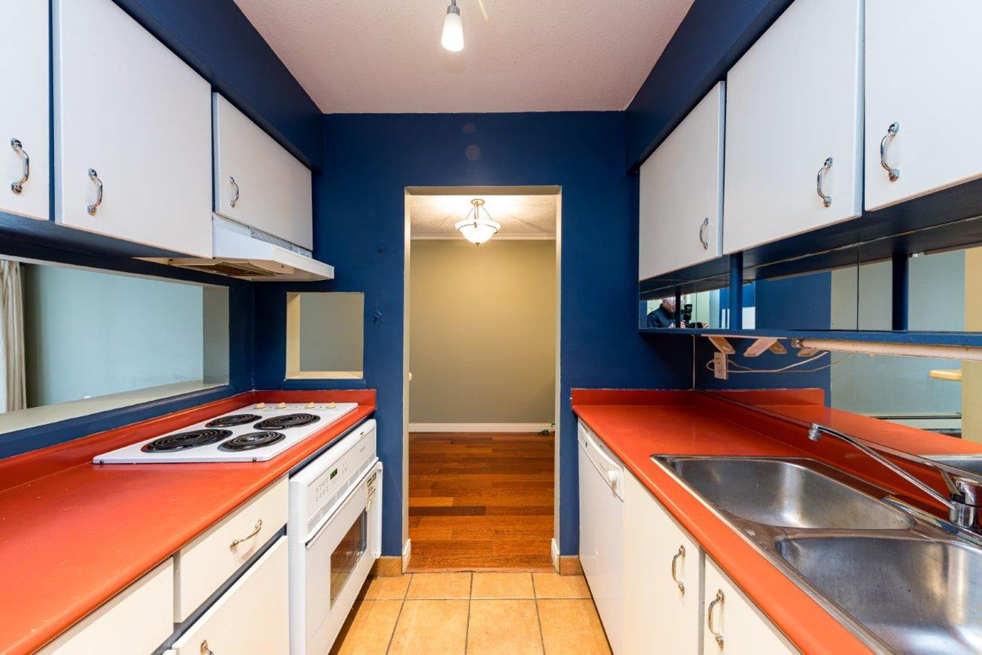 360e2-21 at 204 - 360 East 2nd Street, Lower Lonsdale, North Vancouver 360e2-21 at 204 - 360 East 2nd Street, Lower Lonsdale, North Vancouver