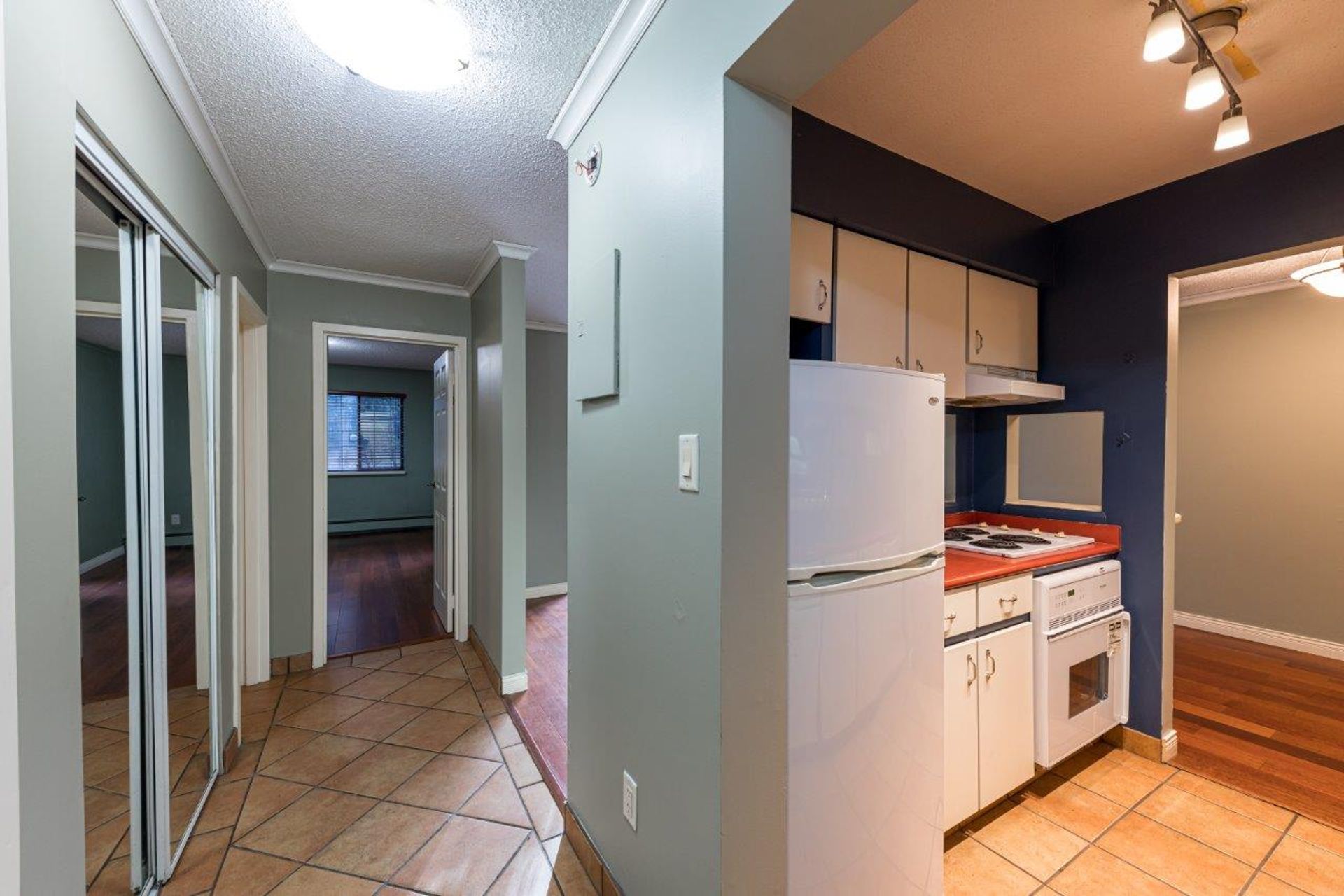 360e2-23 at 204 - 360 East 2nd Street, Lower Lonsdale, North Vancouver 360e2-23 at 204 - 360 East 2nd Street, Lower Lonsdale, North Vancouver