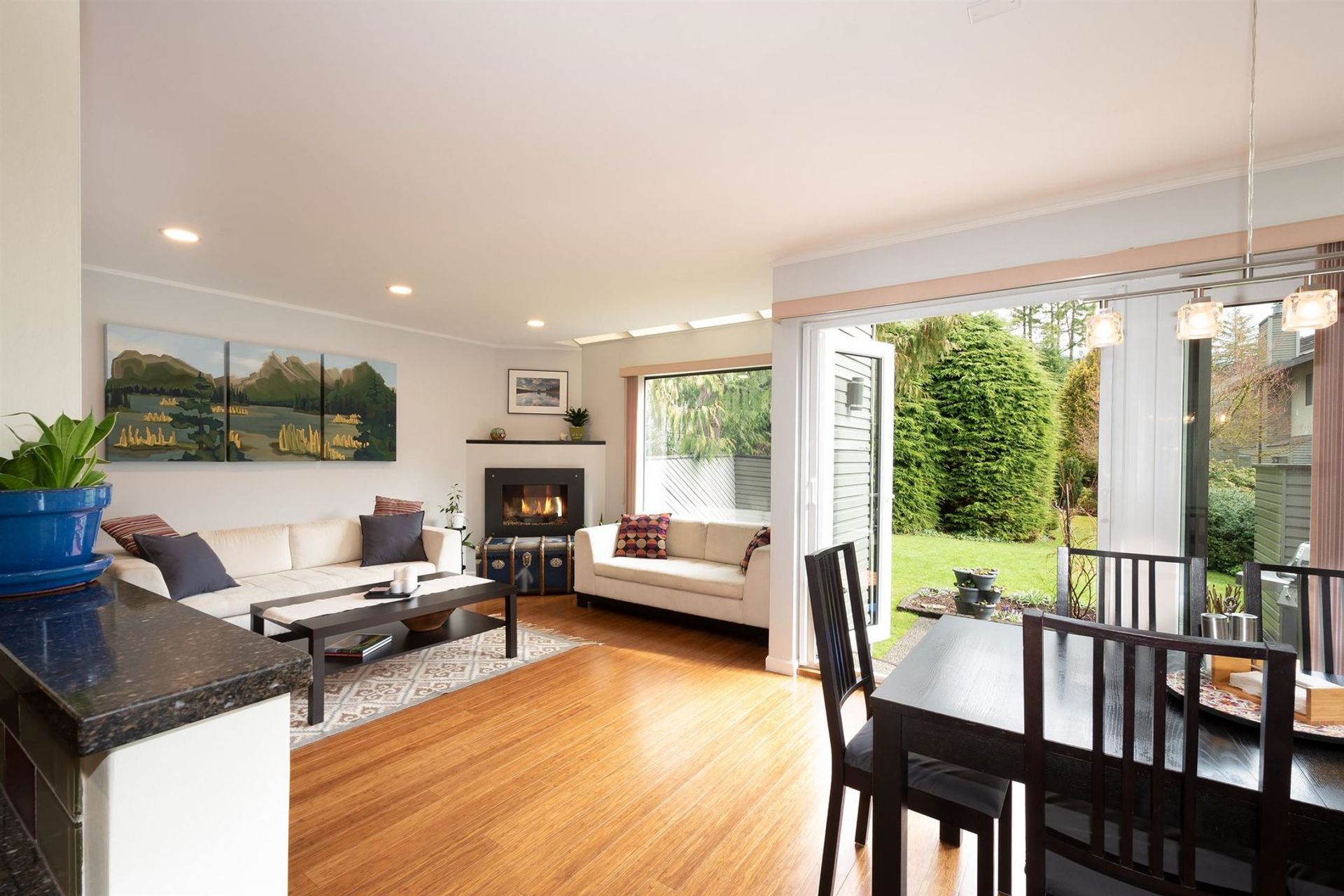 1141 Montroyal Boulevard, Canyon Heights NV, North Vancouver photo number 1 1141 Montroyal Boulevard, Canyon Heights NV, North Vancouver photo number 1