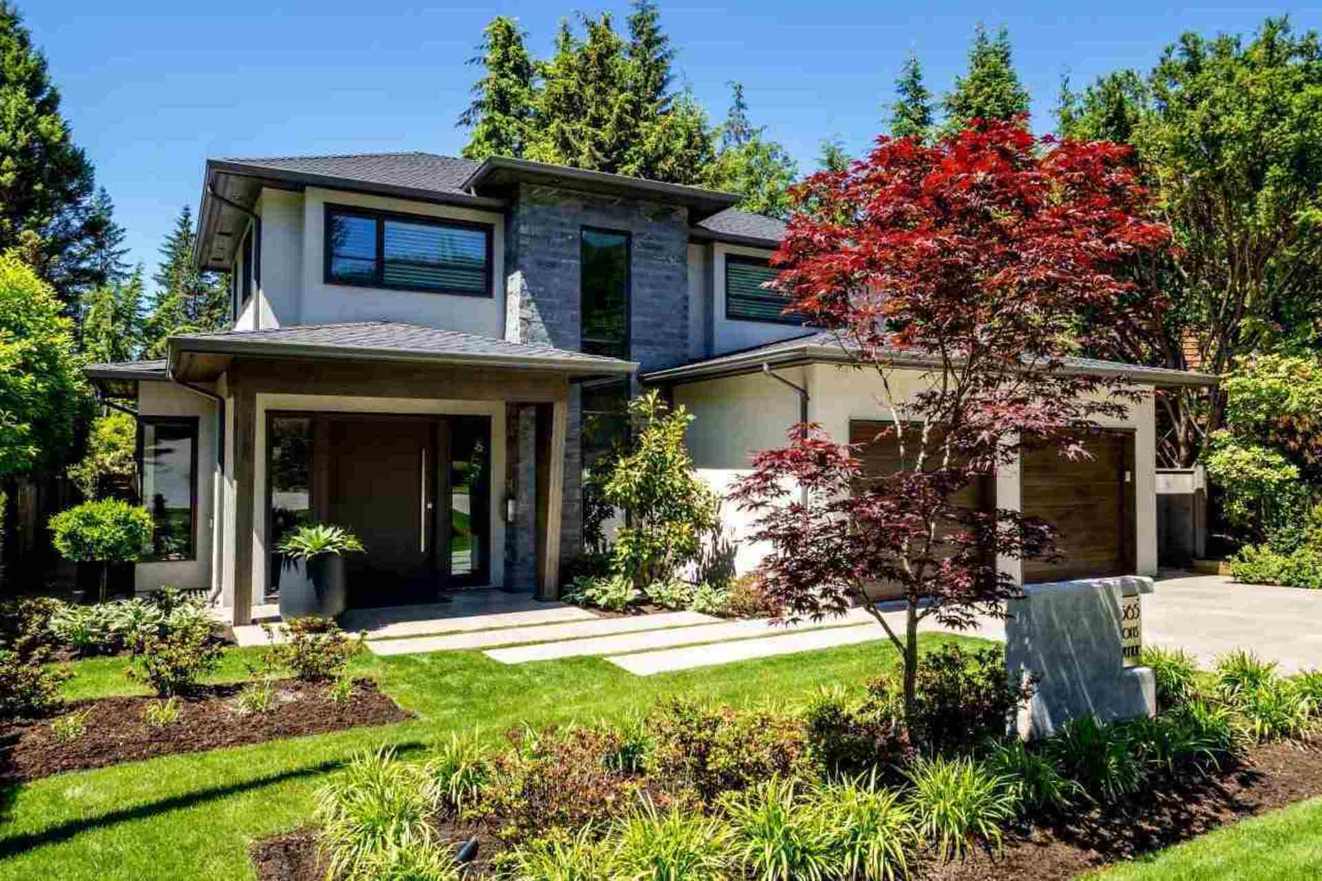 4565 Lions Avenue, Canyon Heights NV, North Vancouver photo number 1 4565 Lions Avenue, Canyon Heights NV, North Vancouver photo number 1