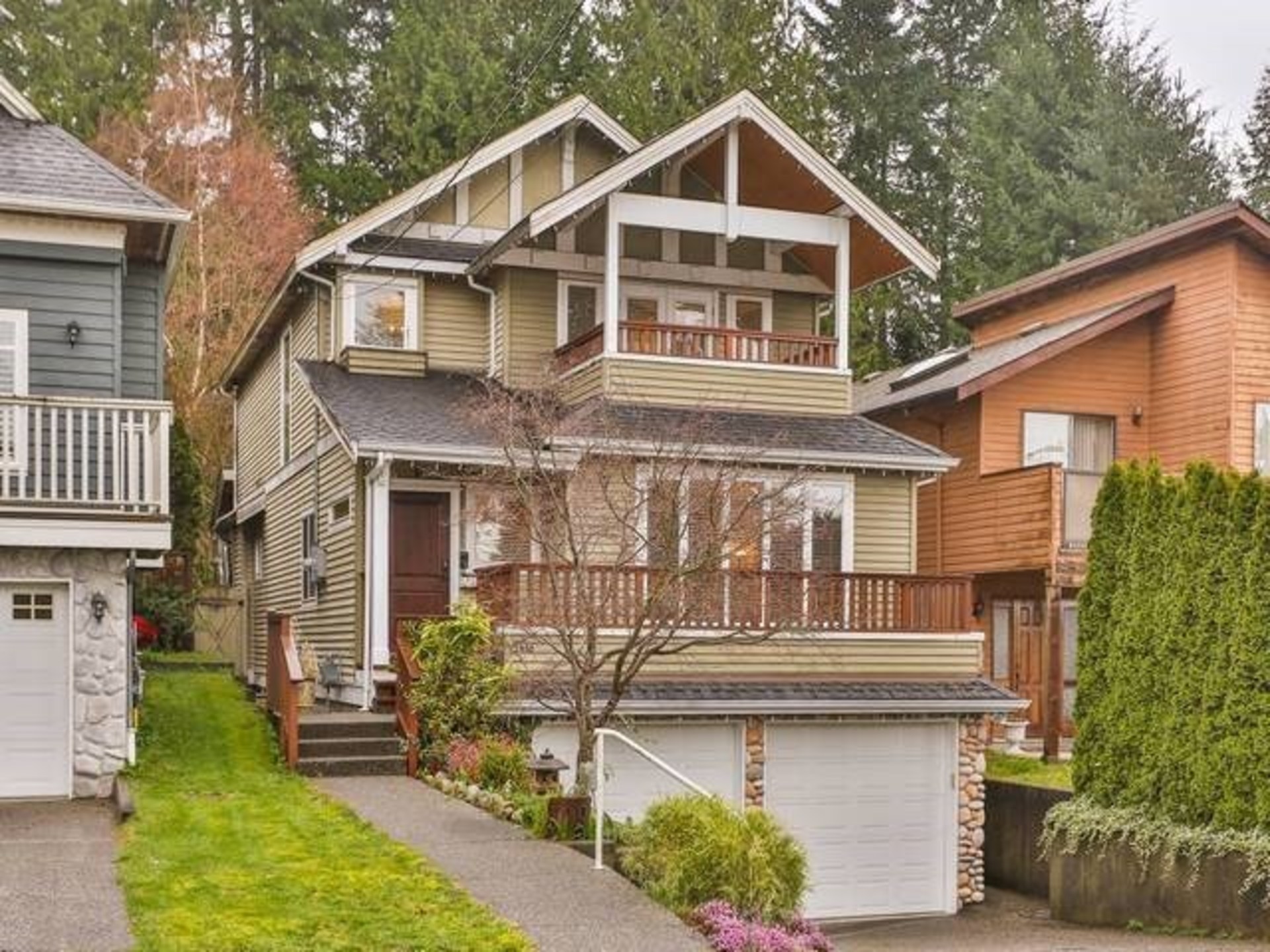 3468 Georges Avenue, Upper Lonsdale, North Vancouver photo number 1 3468 Georges Avenue, Upper Lonsdale, North Vancouver photo number 1