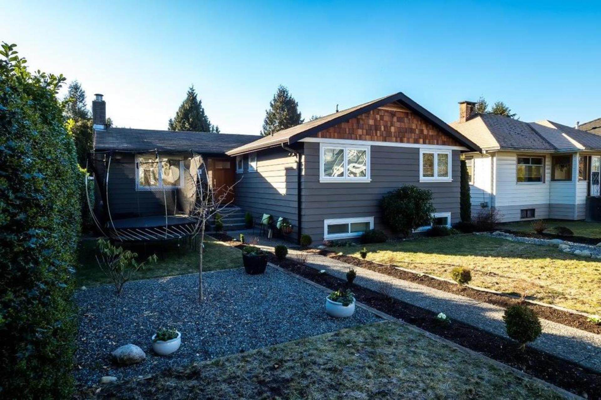 629 E 5th Street, Queensbury, North Vancouver photo number 1 629 E 5th Street, Queensbury, North Vancouver photo number 1