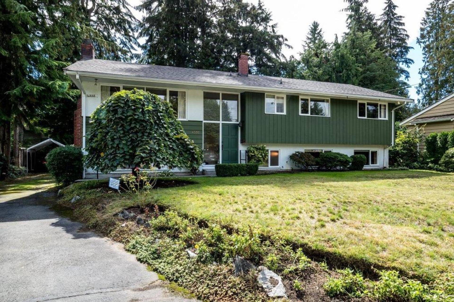 4332 Quinton Place, Canyon Heights NV, North Vancouver photo number 1 4332 Quinton Place, Canyon Heights NV, North Vancouver photo number 1