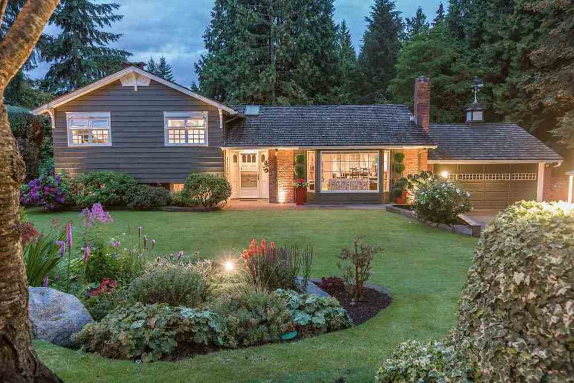 539 Silverdale Place, Upper Delbrook, North Vancouver photo number 1 539 Silverdale Place, Upper Delbrook, North Vancouver photo number 1